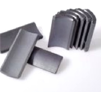 Ímãs duros flexíveis feitos sob encomenda SrO da ferrite. tipo do segmento do arco 6Fe2O3
