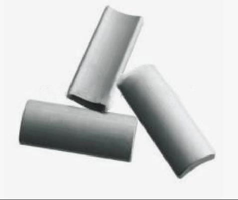 Grande ímã permanente ISO9001 da ferrite para o motor de acionador de partida 1.0W do automóvel 1.7W