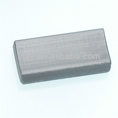 4.8 G/cm3 Densidade Performance Automotive Ferrite Block Magnets para alto-falantes