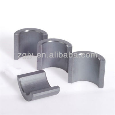 Imã permanente de ferrita de alta coerção para utilização industrial