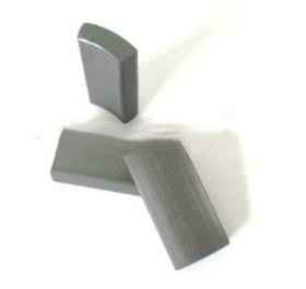 Os ímãs da ferrite do motor de Seat segmentam o cinza de carvão vegetal da forma do arco
