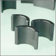 Ímã aglomerado motor do segmento da ferrite do dispositivo da economia do combustível do ímã da ferrite da bomba