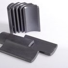 Carvão vegetal Gray Strontium Ferrite Magnet dos ímãs 6Fe2O3 da ferrite do motor da janela
