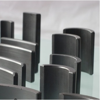 Forma cerâmica do arco de bloco do ISO TS16949 do ímã da ferrite da telha do motor